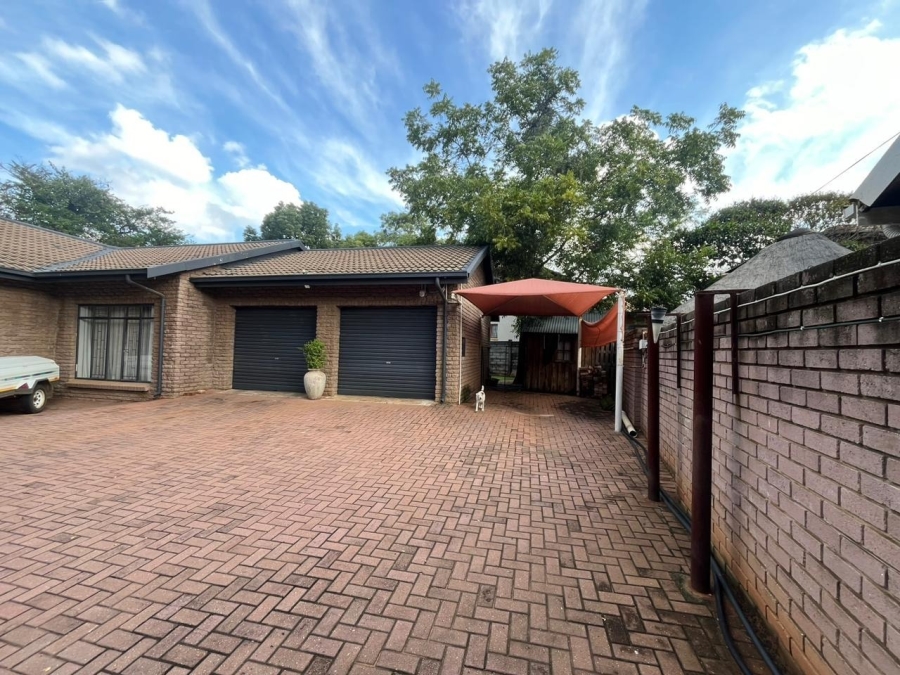 4 Bedroom Property for Sale in Bodorp North West